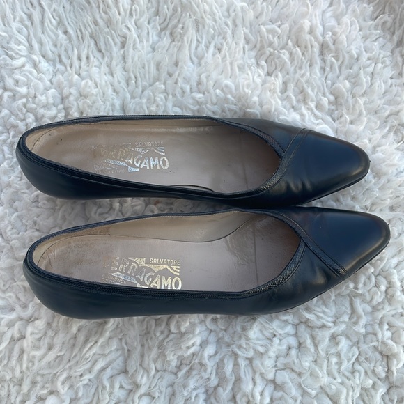 Vintage 1980s SALVATORE FERRAGAMO Black Leather
Pumps SIZE 9AA - Picture 7 of 9